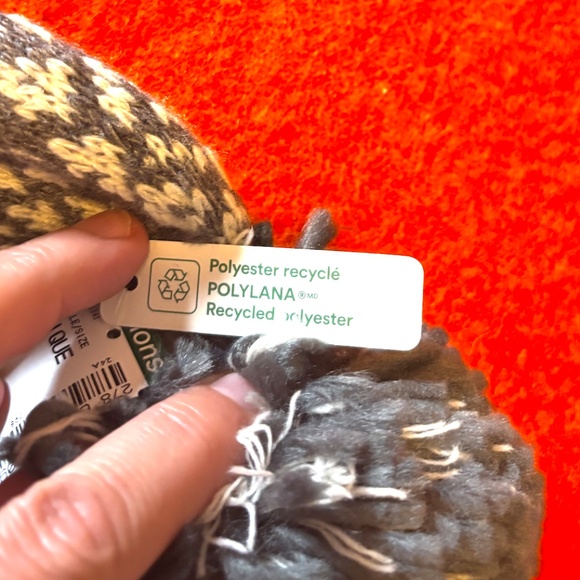 Eco-friendly gray and white Nordic wool blend jacquard pompom tuque hat NWT - Picture 5 of 8